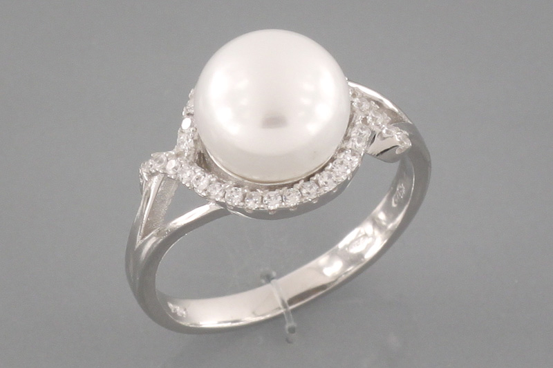 Изображение Серебряное кольцо с цирконами и жемчугом 17,5 мм