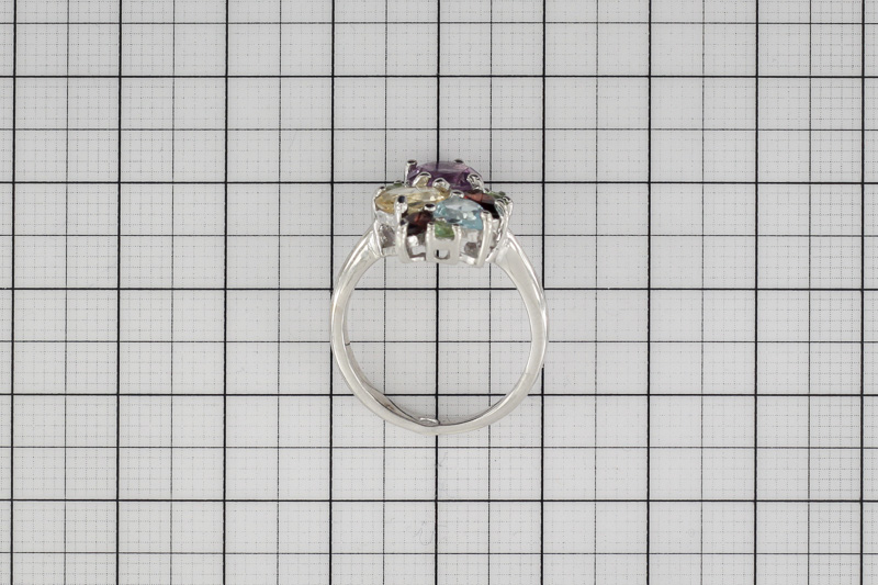 Изображение Серебряное кольцо с топазом и гранатами 17,5 мм