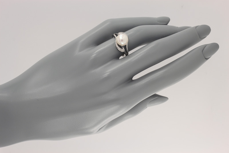 Изображение Серебряное кольцо с цирконами и жемчугом 16,5 мм