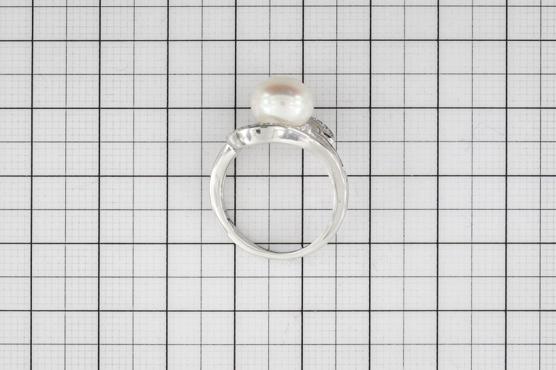 Paveikslėlis Sidabrinis žiedas su cirkoniais ir perlu 16,5 mm