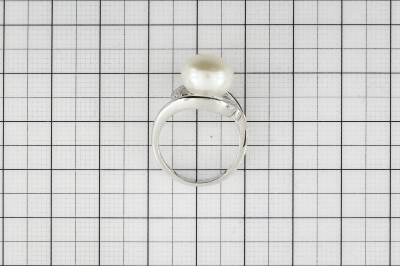 Изображение Серебряное кольцо с жемчугом и цирконами 16,5 мм