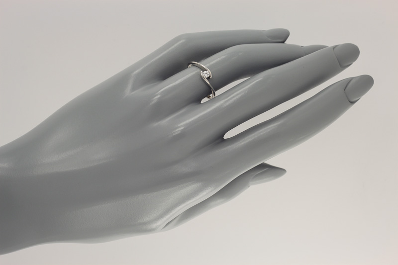 Изображение Серебряное кольцо с цирконом 17,5 мм