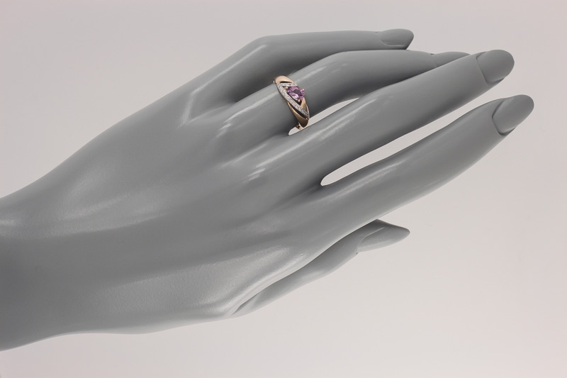 Изображение Золотое кольцо с аметистом и цирконами 17,5 мм