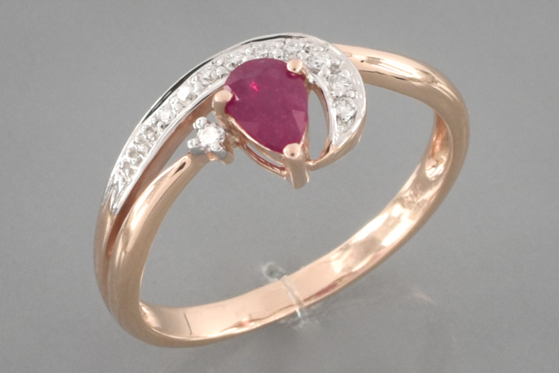 Paveikslėlis Auksinis žiedas su rubinu ir briliantais 18,5 mm