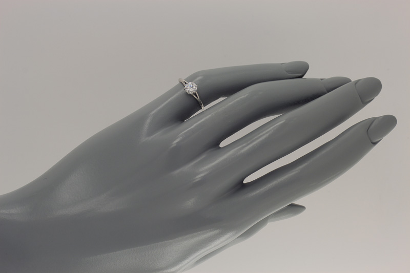 Изображение Серебряное кольцо с цирконом 15,5 мм