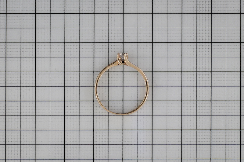 Изображение Золотое кольцо с цирконом 16 мм