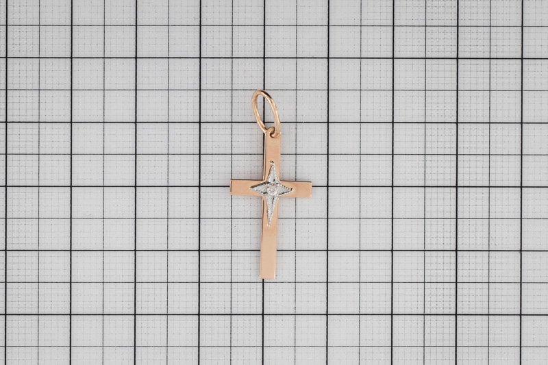 Изображение Золотой католический крестик с цирконом