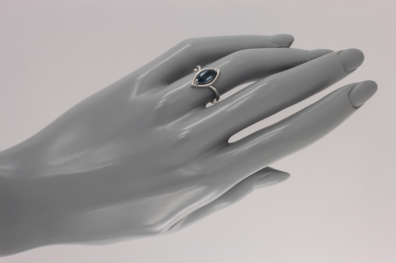 Изображение Серебряное кольцо с топазом London
