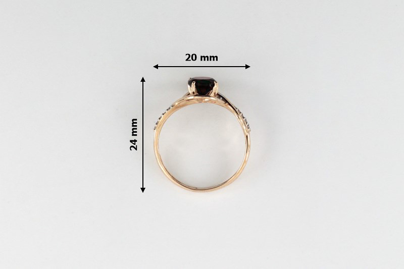 Изображение Золотое кольцо с гранатом и цирконами