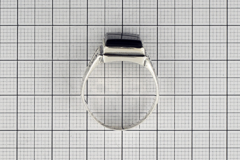 Изображение Серебряное кольцо с ониксом 20,5 мм