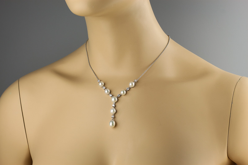 Paveikslėlis Sidabrinė grandinėlė su perlais ir cirkoniais 40-45 cm