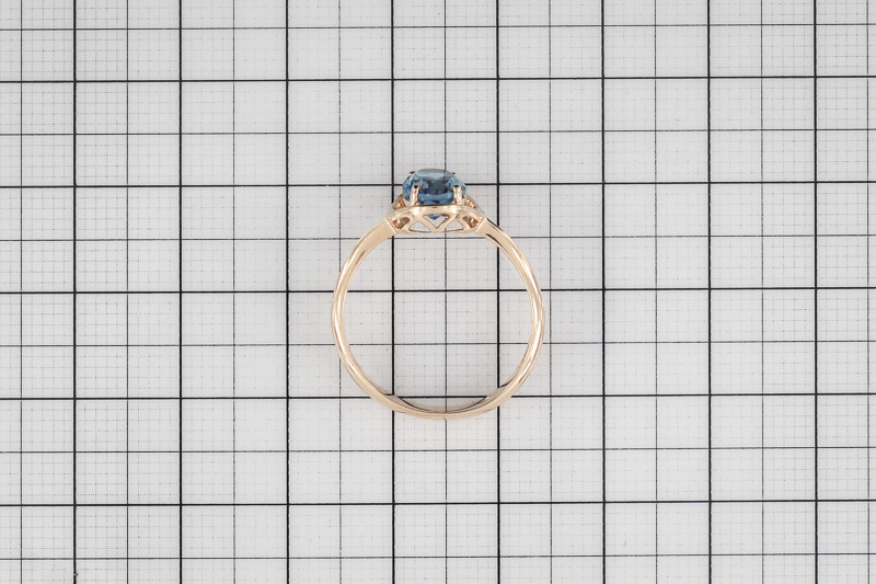 Изображение Золотое кольцо с топазом 17,5 мм