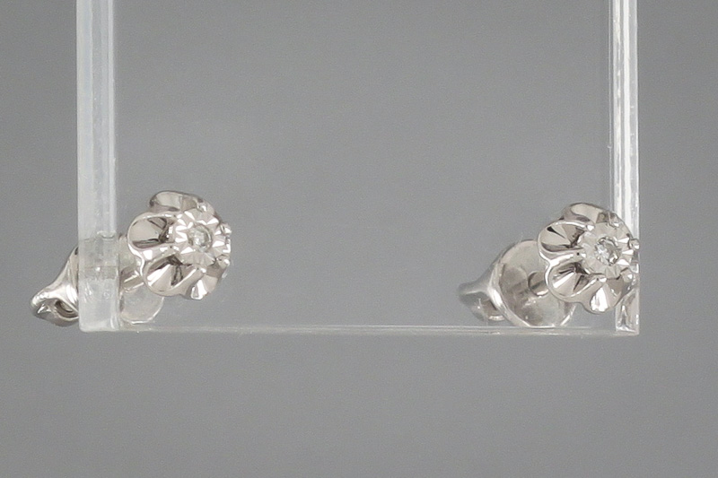 Изображение Серьги из белого золота с бриллиантами
