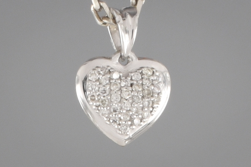 Изображение Подвеска из белого золота с бриллиантами "Сердце"