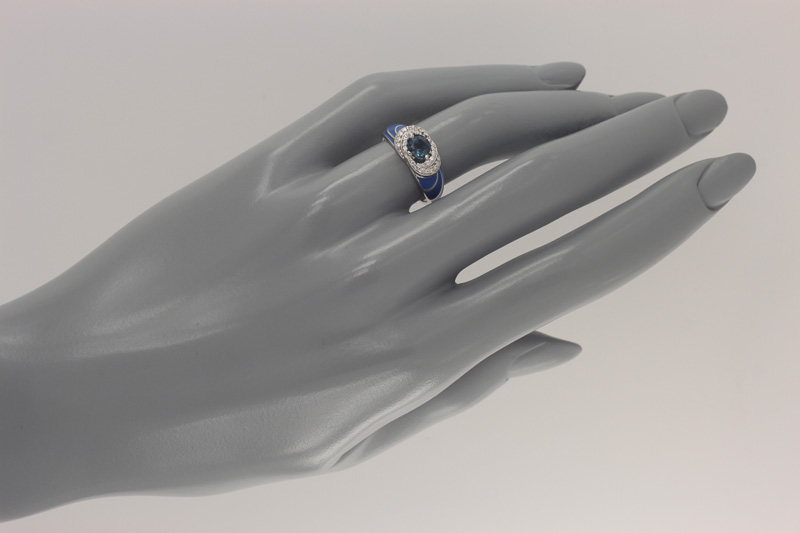 Изображение Серебряное кольцо с топазом London и цирконами 17 мм