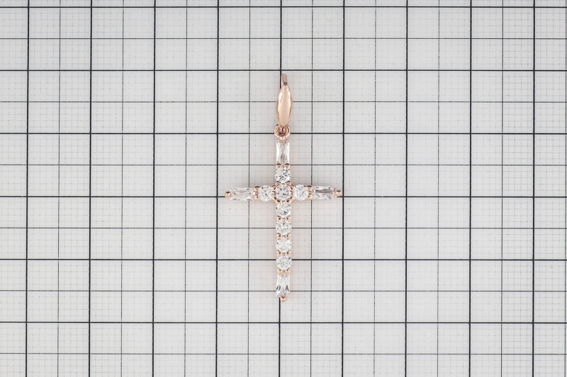Изображение Католический крестик из позолоченного серебра с цирконами
