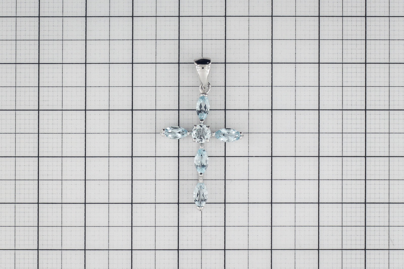 Изображение Серебряный католический крестик с топазами