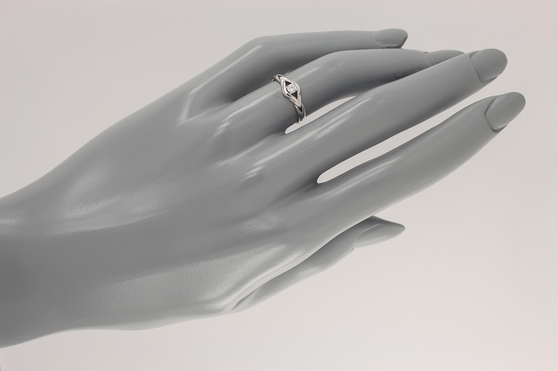 Изображение Серебряное кольцо с цирконом 15,5 мм