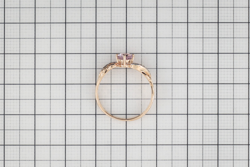 Изображение Золотое кольцо с аметистом и цирконами