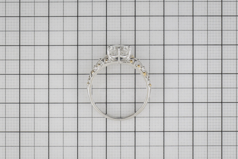 Изображение Серебряное кольцо с цирконом