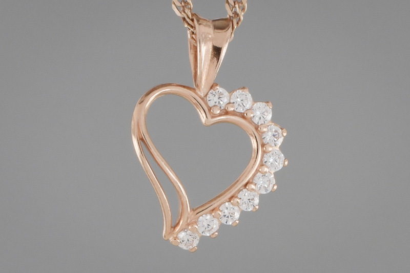 Изображение Подвеска из позолоченного серебра с цирконами "Сердце"