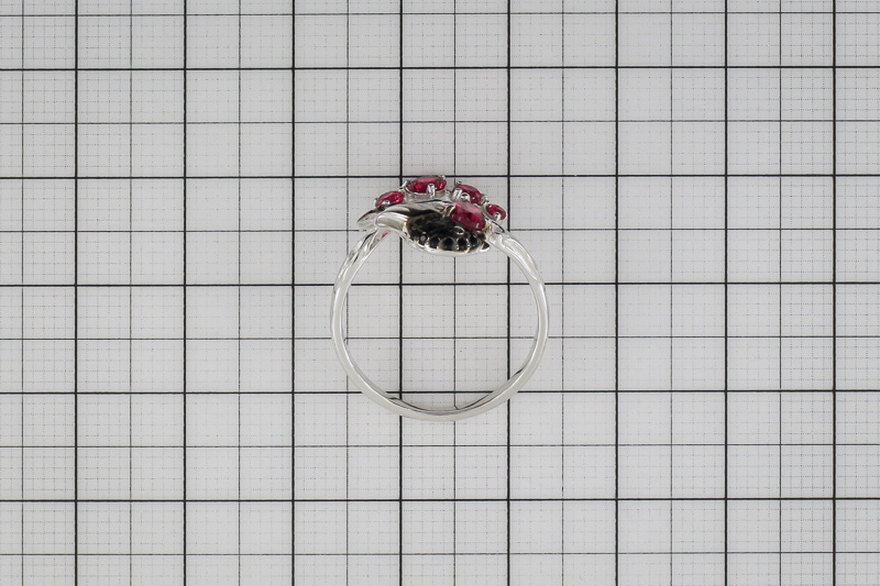 Изображение Серебряное кольцо с синт. корундами и цирконами