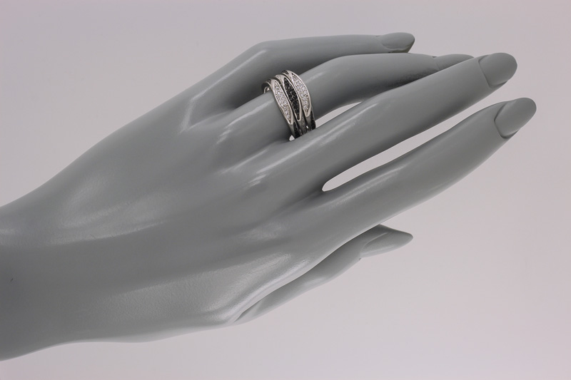 Изображение Серебряное кольцо с цирконами 19,5 мм