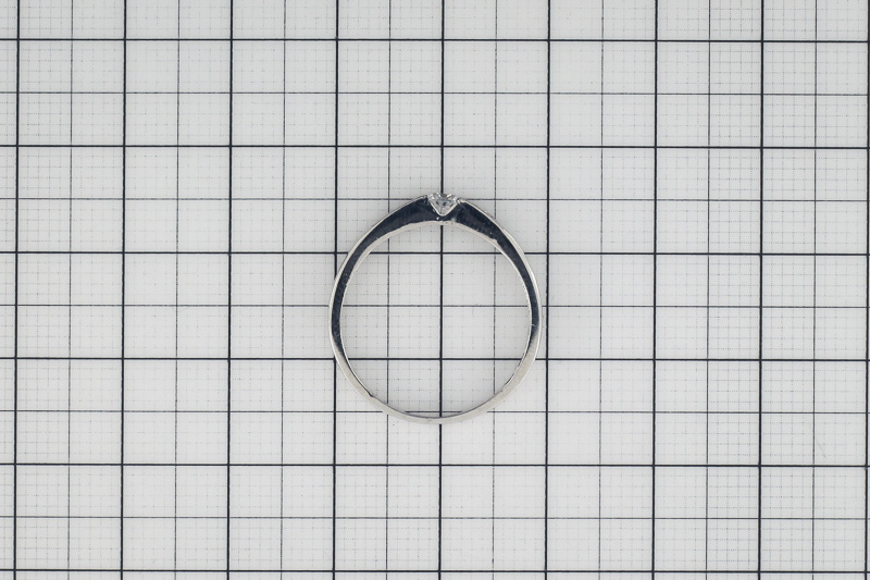 Изображение Кольцо из белого золота с цирконами 17,5 мм
