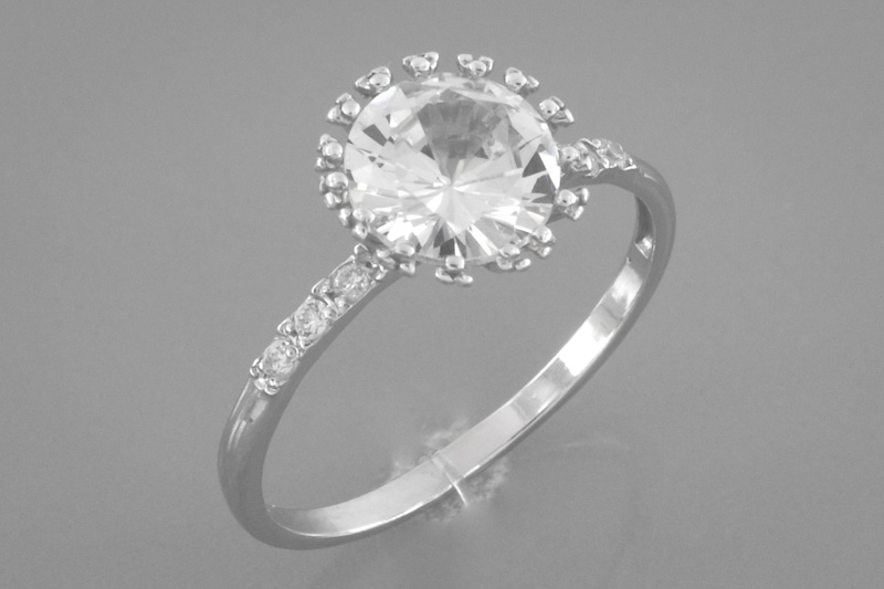 Изображение Серебряное кольцо с цирконами 18,5 мм