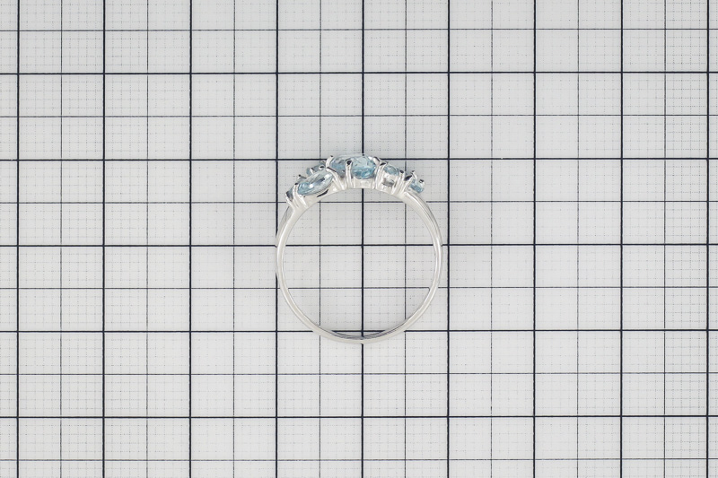 Изображение Серебряное кольцо с топазами 17,5 мм