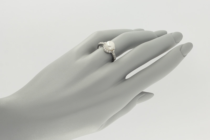 Изображение Серебряное кольцо с жемчугом и цирконами 17,5 мм