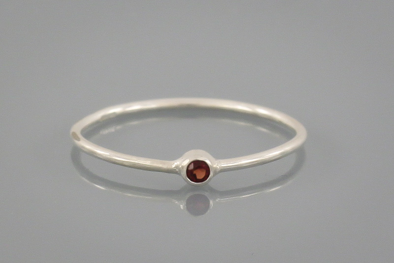 Paveikslėlis Sidabrinis žiedas su cirkoniu 16,5 mm
