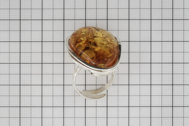 Изображение Серебряное кольцо с янтарем 17,5-18,5 мм