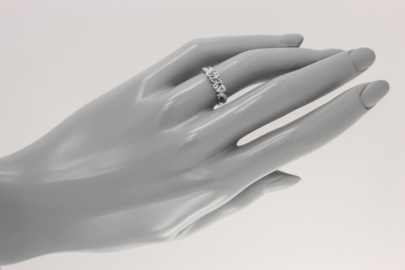 Изображение Серебряное кольцо с топазами и цирконами