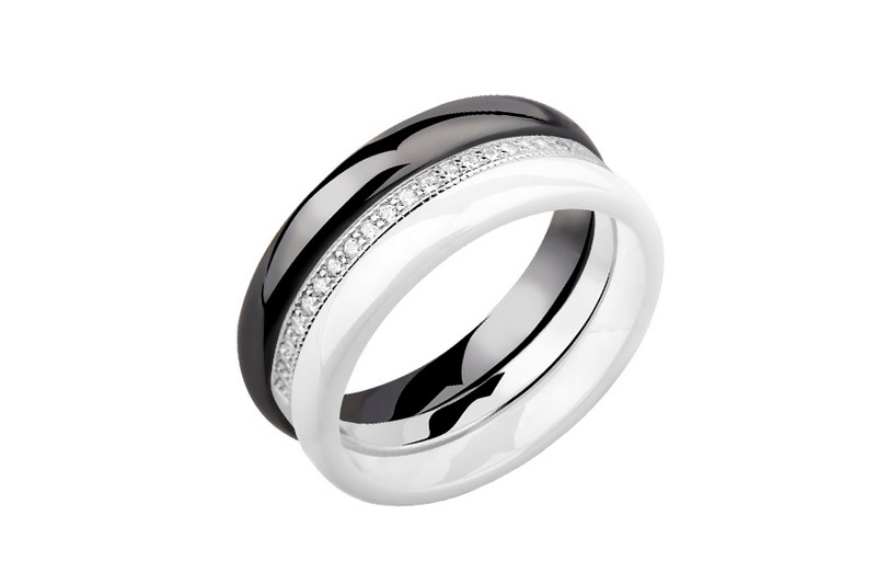 Изображение Серебряное кольцо с цирконами 19 мм