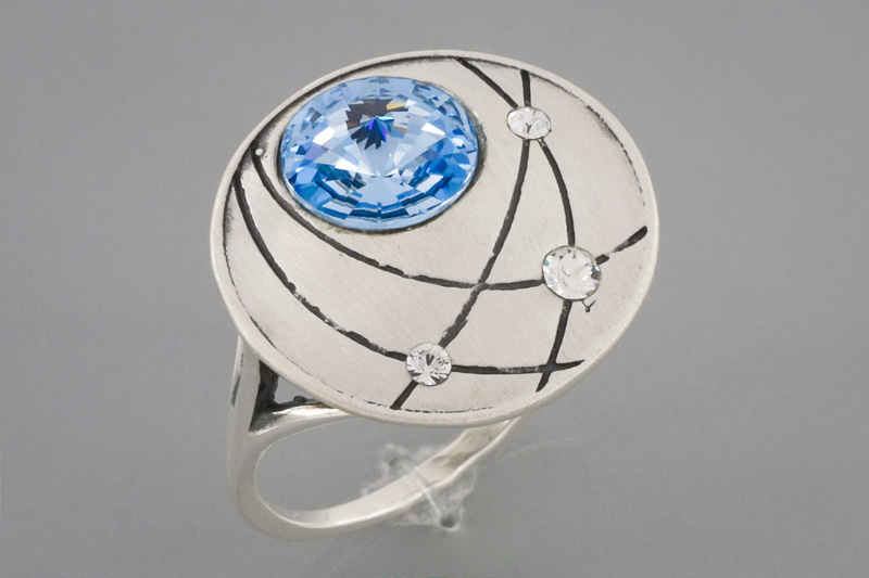 Изображение Серебряное кольцо с цирконами и кристаллом Swarovski 18 мм