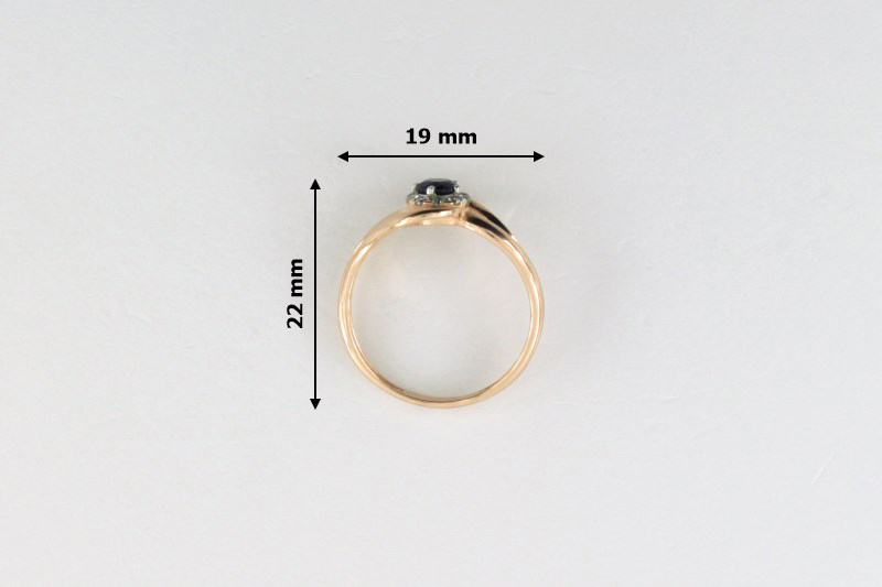 Изображение Кольцо из позолоченного серебра с синт. сапфиром и цирконами 16 мм