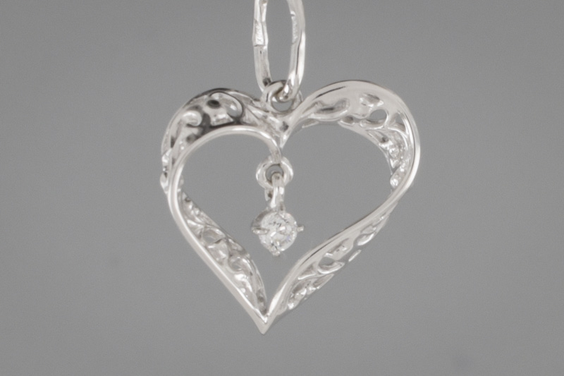 Изображение Серебряная подвеска с цирконом "Сердце" 