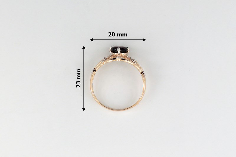 Изображение Золотое кольцо с гранатом и цирконами 17,5 мм