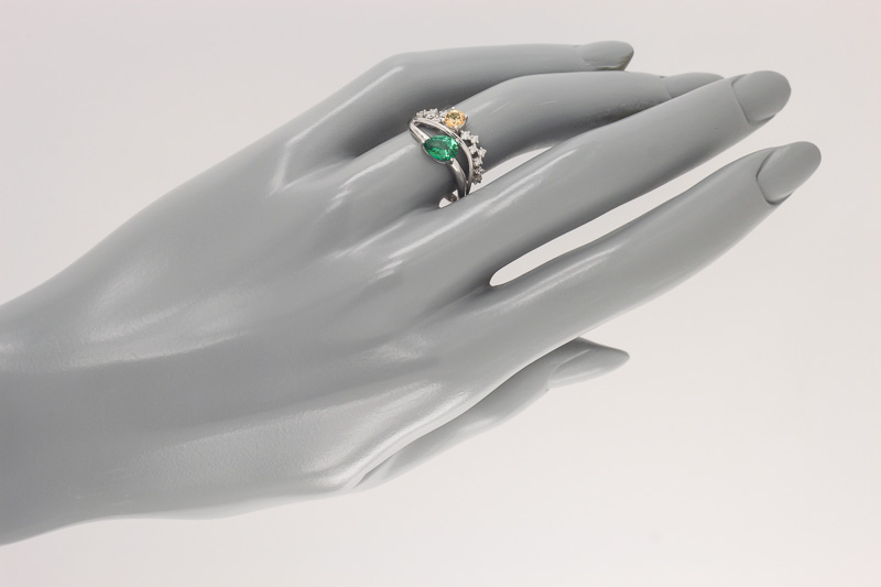 Изображение Кольцо из позолоченного серебра с топазом и цирконами 17,5 мм