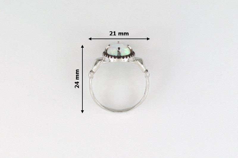 Paveikslėlis Sidabrinis žiedas su sint. opalu ir sint. nanoturmalinais 17,5 mm