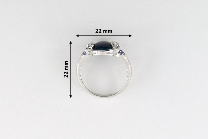 Paveikslėlis Sidabrinis žiedas su cirkoniais ir sint. safyrais 17 mm