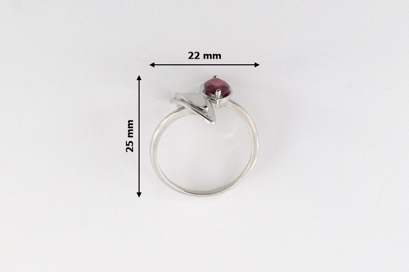 Paveikslėlis Sidabrinis žiedas su sint. nanorubelitu 18,5 mm