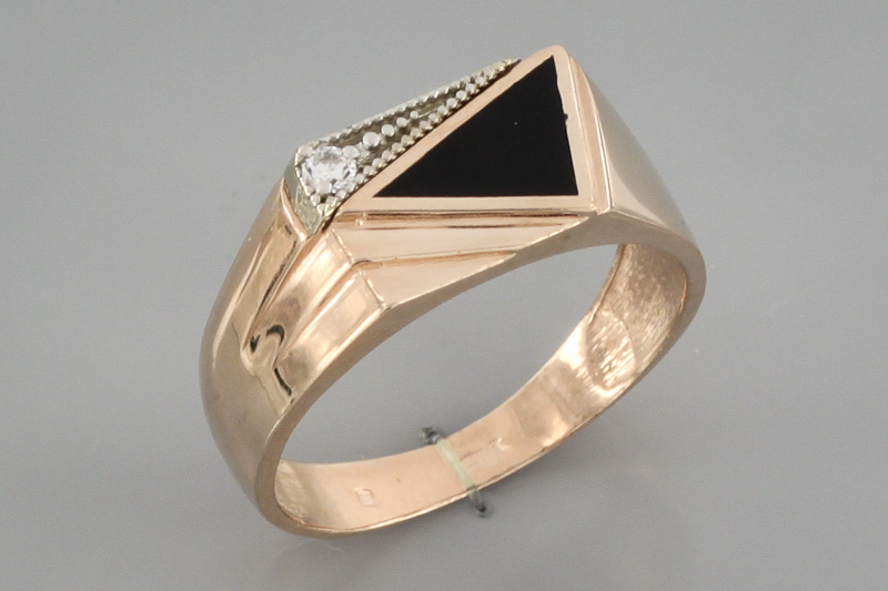 Изображение Золотое кольцо с цирконом 19 мм
