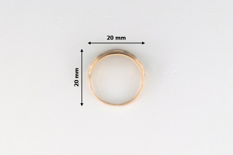 Изображение Золотое кольцо с бриллиантами