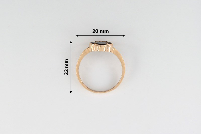 Paveikslėlis Auksinis žiedas su oniksu