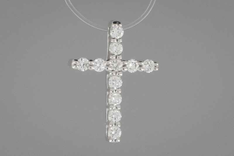 Изображение Католический крестик из белого золота с бриллиантами