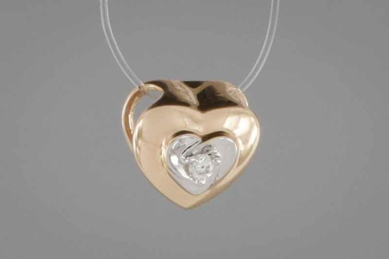 Изображение Золотая подвеска с бриллиантом "Сердце" 