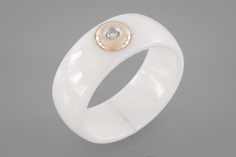 Изображение Керамическое кольцо с бриллиантом 17 мм