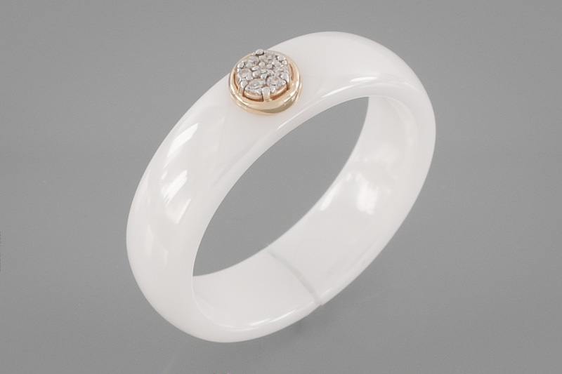Изображение Керамическое кольцо с бриллиантами 18 мм